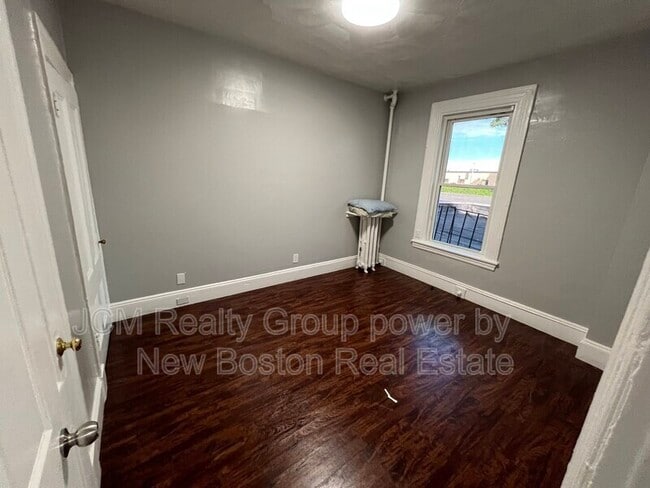 64 Hollis St in Framingham, MA - Building Photo - Building Photo