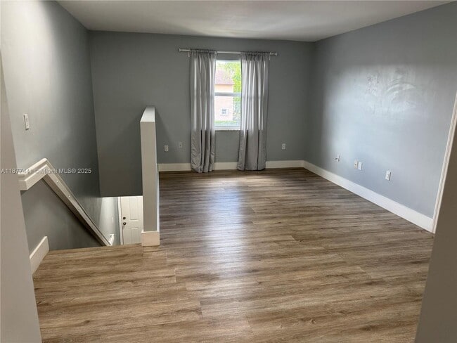 15250 SW 80th St in Miami, FL - Building Photo - Building Photo