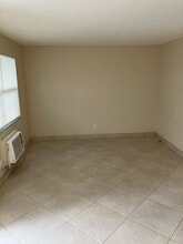 621 Ridge Rd in Lantana, FL - Building Photo - Building Photo