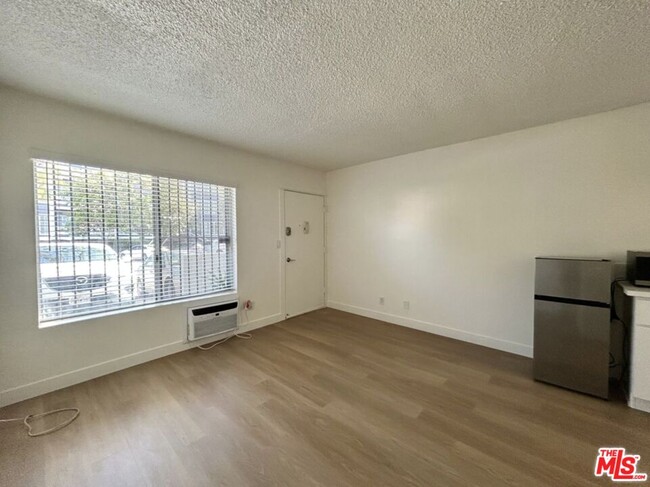 1827 Veteran Ave in Los Angeles, CA - Building Photo - Building Photo
