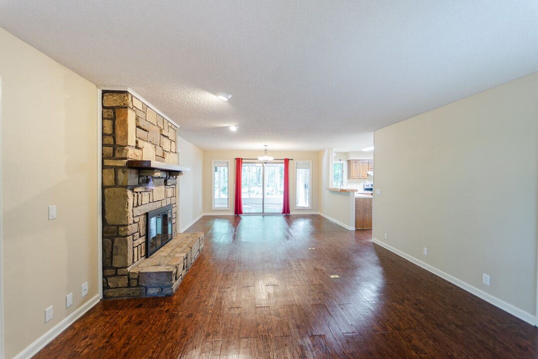 64 Fineza Way in Hot Springs, AR - Building Photo