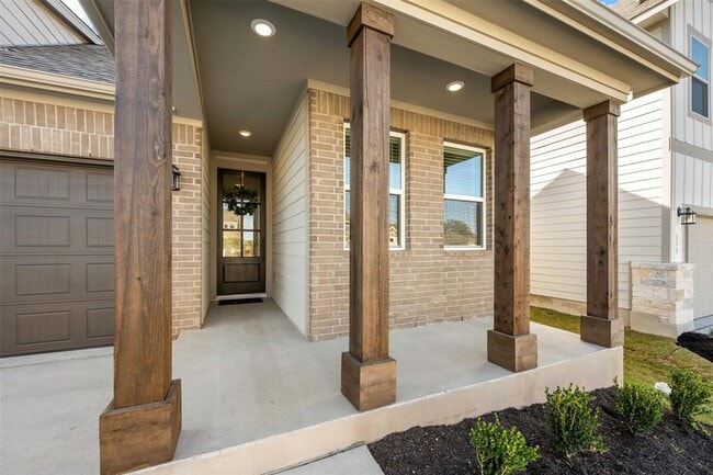 206 Lake Shore Dr in Dripping Springs, TX - Building Photo - Building Photo