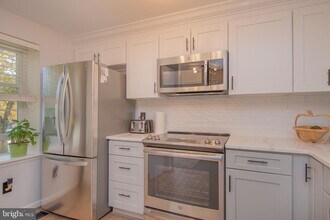 2858 New Providence Ct in Falls Church, VA - Building Photo - Building Photo