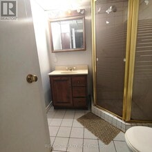 18 Gardens Crescent in Toronto, ON - Building Photo - Building Photo