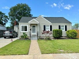 3489 Bertha St in Norfolk, VA - Building Photo