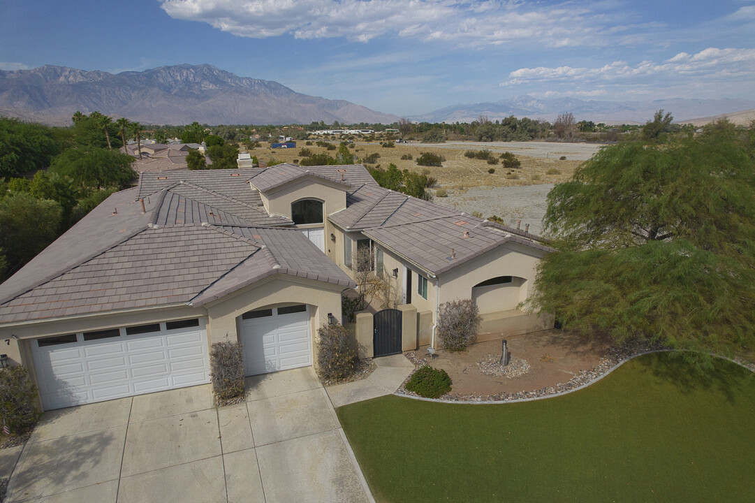 7 Eiffel Ct in Rancho Mirage, CA - Foto de edificio