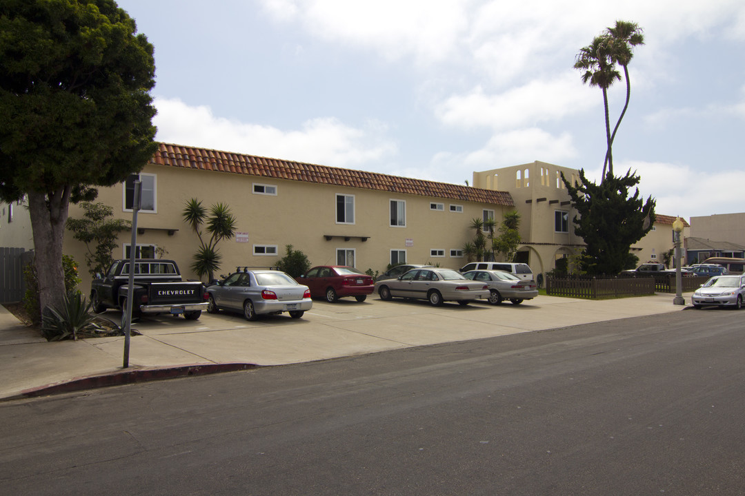 Ocean Beach Apartments in San Diego, CA - Building Photo