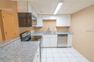 914 Lake Destiny Rd in Altamonte Springs, FL - Building Photo - Building Photo