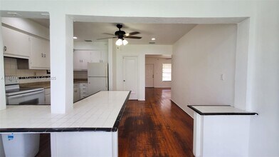 2322 Wilson St in Hollywood, FL - Building Photo - Building Photo