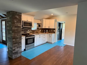 114 N Penrose St in Quakertown, PA - Building Photo - Building Photo