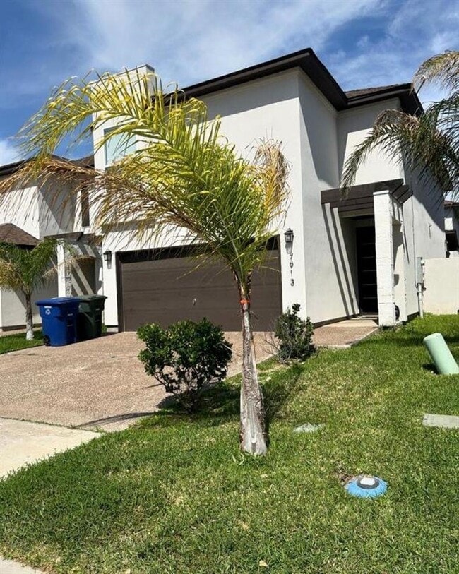 7913 Elka Lp in Laredo, TX - Foto de edificio - Building Photo