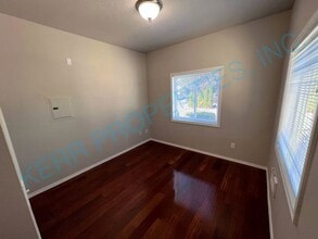 14530 SE Main St in Portland, OR - Building Photo - Building Photo