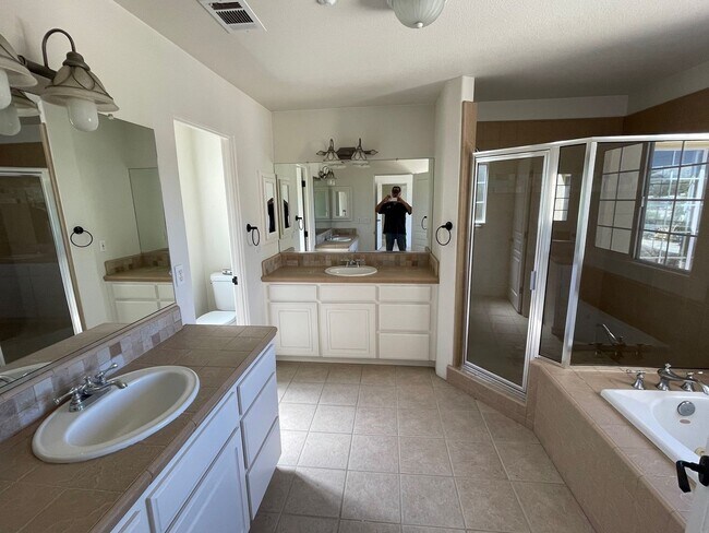 527 Stoneridge Dr in San Luis Obispo, CA - Building Photo - Building Photo