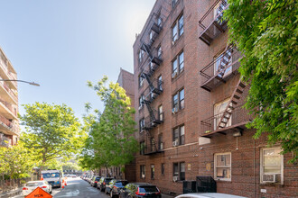 9416 34th Rd in Flushing, NY - Building Photo - Building Photo