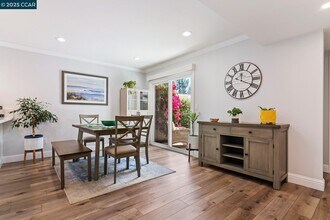 341 Scottsdale Rd in Pleasant Hill, CA - Building Photo - Building Photo