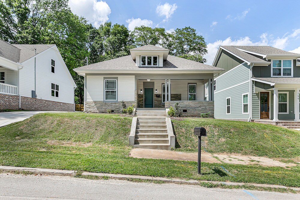 201 McCowat St in Jackson, TN - Building Photo