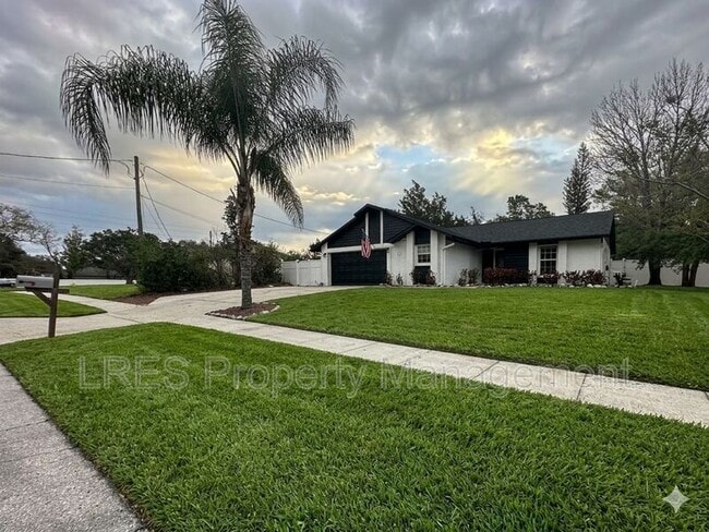 555 Glen Haven Dr in Deltona, FL - Building Photo - Building Photo