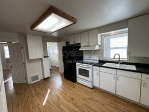 537 1/2 Bucklin St in La Salle, IL - Building Photo - Building Photo