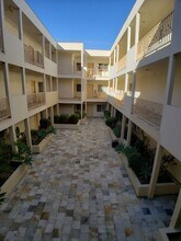 10849 Fruitland Dr in Los Angeles, CA - Building Photo - Building Photo