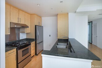 400 Beale St in San Francisco, CA - Building Photo - Building Photo