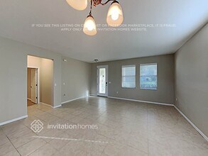 6925 Lake Eaglebrooke Dr in Lakeland, FL - Building Photo - Building Photo