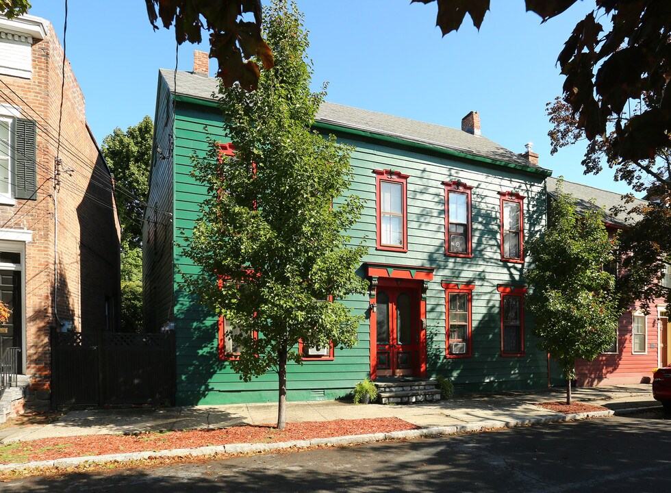 215 Green St in Schenectady, NY - Building Photo