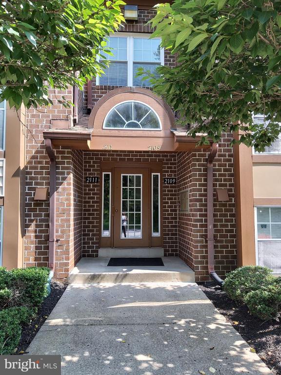 property at 2109 Woodbox Ln