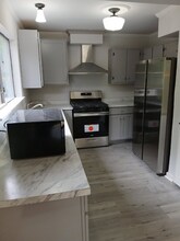 130 Creekmont Way in Roswell, GA - Building Photo - Building Photo