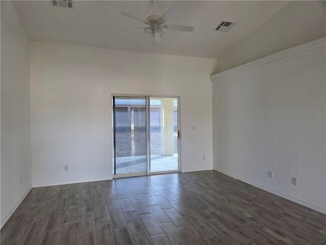 5386 Tierra Linda Dr in Fort Mohave, AZ - Building Photo - Building Photo
