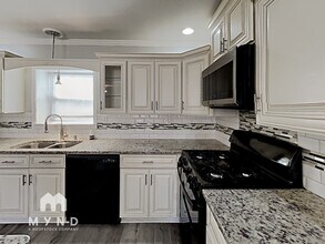 3206 Amhurst Dr NW in Atlanta, GA - Building Photo - Building Photo