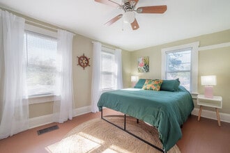 5706 N Suwanee Ave in Tampa, FL - Building Photo - Building Photo