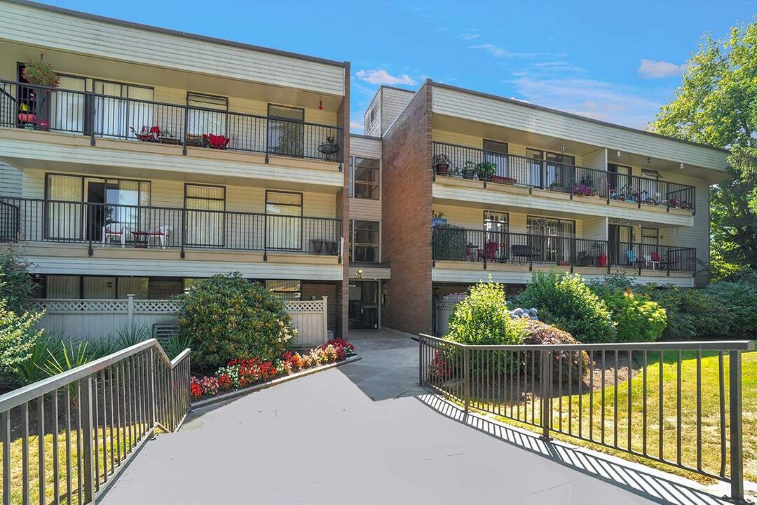 Cypress Gardens Apartments in Coquitlam, BC - Building Photo