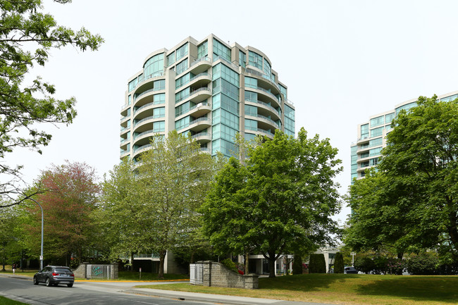 Centre Pointe in Richmond, BC - Building Photo - Building Photo