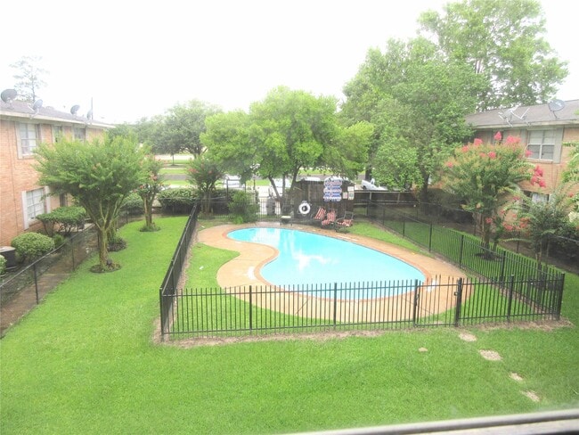 property at 1230 Shadowdale Dr