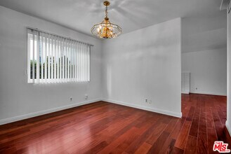 2925 Dona Susana Dr in Los Angeles, CA - Building Photo - Building Photo