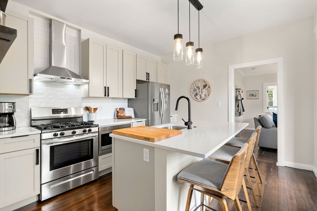 70 Lexington St-Unit -2 in Boston, MA - Foto de edificio