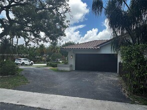 1200 NW 101st Ave in Plantation, FL - Building Photo - Building Photo