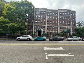 249 Chestnut Hill Ave in Boston, MA - Building Photo