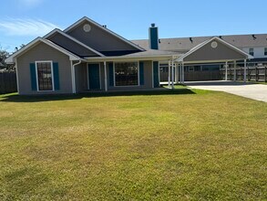 16 Cypress Dr in Ponchatoula, LA - Building Photo - Building Photo