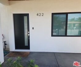 422 Almond Ave in Monrovia, CA - Building Photo - Building Photo