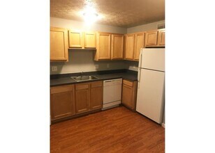 525 Lowell Ave in Cincinnati, OH - Building Photo - Building Photo