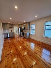 68 Highland Ave, Unit Unit B in Salem, MA - Building Photo - Building Photo