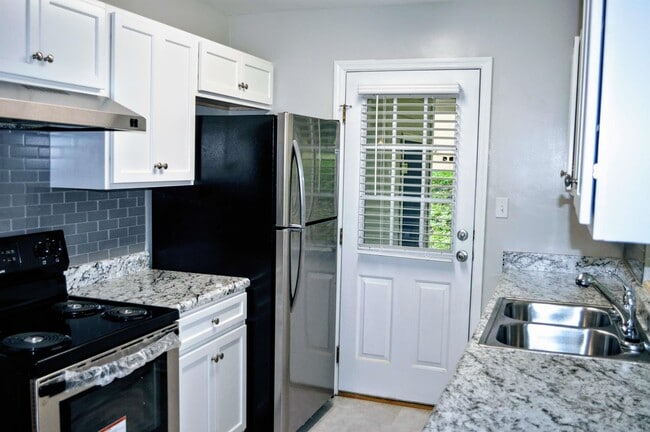 2301 Dozier Dr in Tallahassee, FL - Building Photo - Building Photo