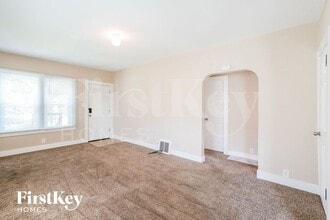 410 Bangs St in Aurora, IL - Building Photo - Building Photo