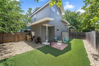 600 W Odell St in Austin, TX - Building Photo - Building Photo