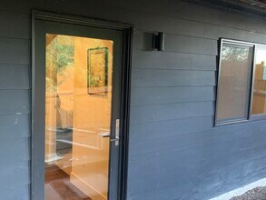 7727 SE 58th St in Mercer Island, WA - Foto de edificio - Building Photo