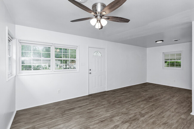 2129 Evans Ave NW in Huntsville, AL - Building Photo - Building Photo