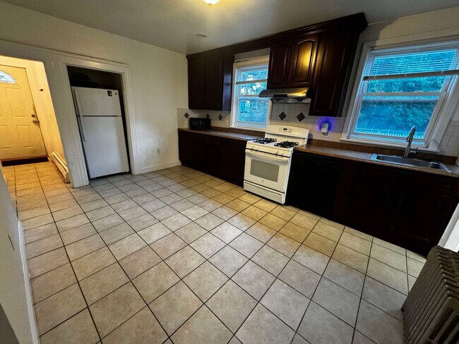 26 Holworthy Pl in Cambridge, MA - Building Photo - Building Photo