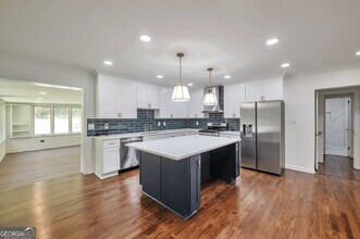1332 Willis Mill Rd SW in Atlanta, GA - Foto de edificio - Building Photo