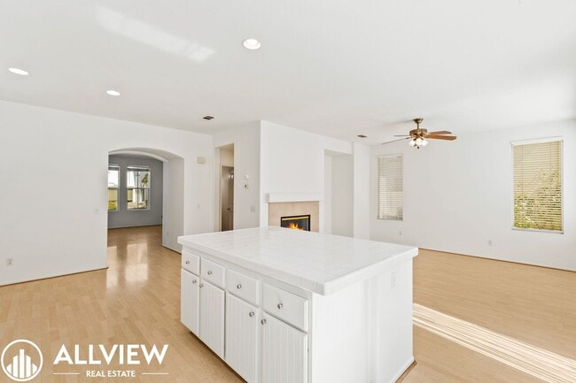 31 Dahlia in Irvine, CA - Building Photo - Building Photo